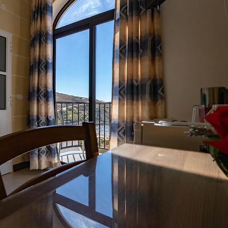 Sunset Seaview Accommodation Marsalforn المظهر الخارجي الصورة