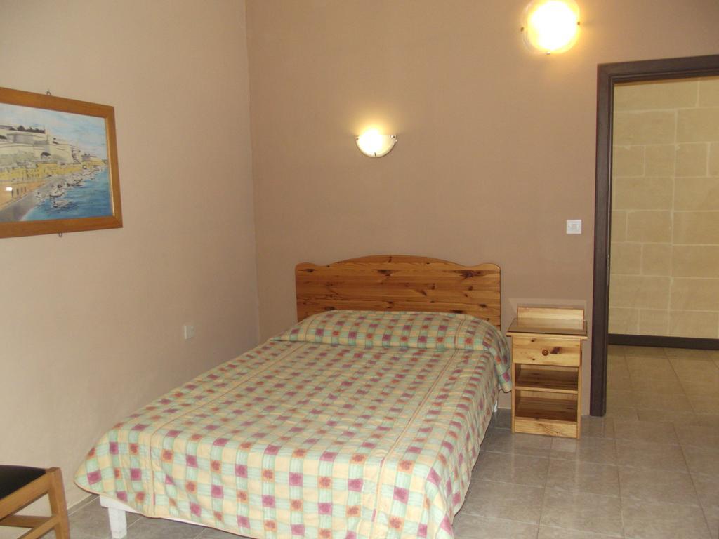 Sunset Seaview Accommodation Marsalforn المظهر الخارجي الصورة