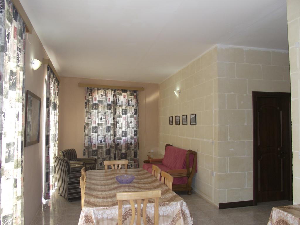 Sunset Seaview Accommodation Marsalforn المظهر الخارجي الصورة