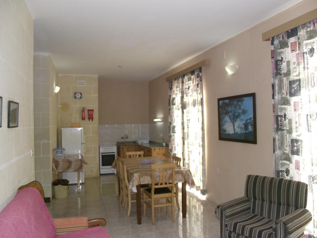 Sunset Seaview Accommodation Marsalforn المظهر الخارجي الصورة