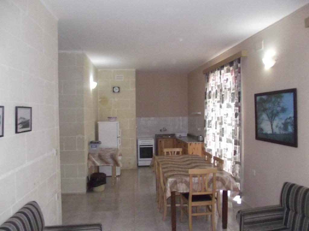 Sunset Seaview Accommodation Marsalforn المظهر الخارجي الصورة