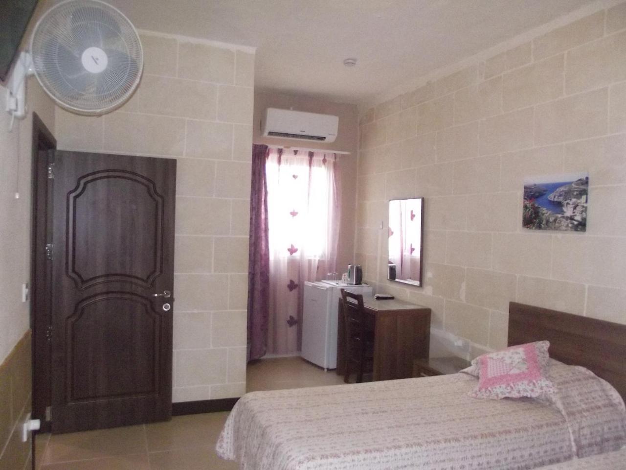 Sunset Seaview Accommodation Marsalforn المظهر الخارجي الصورة