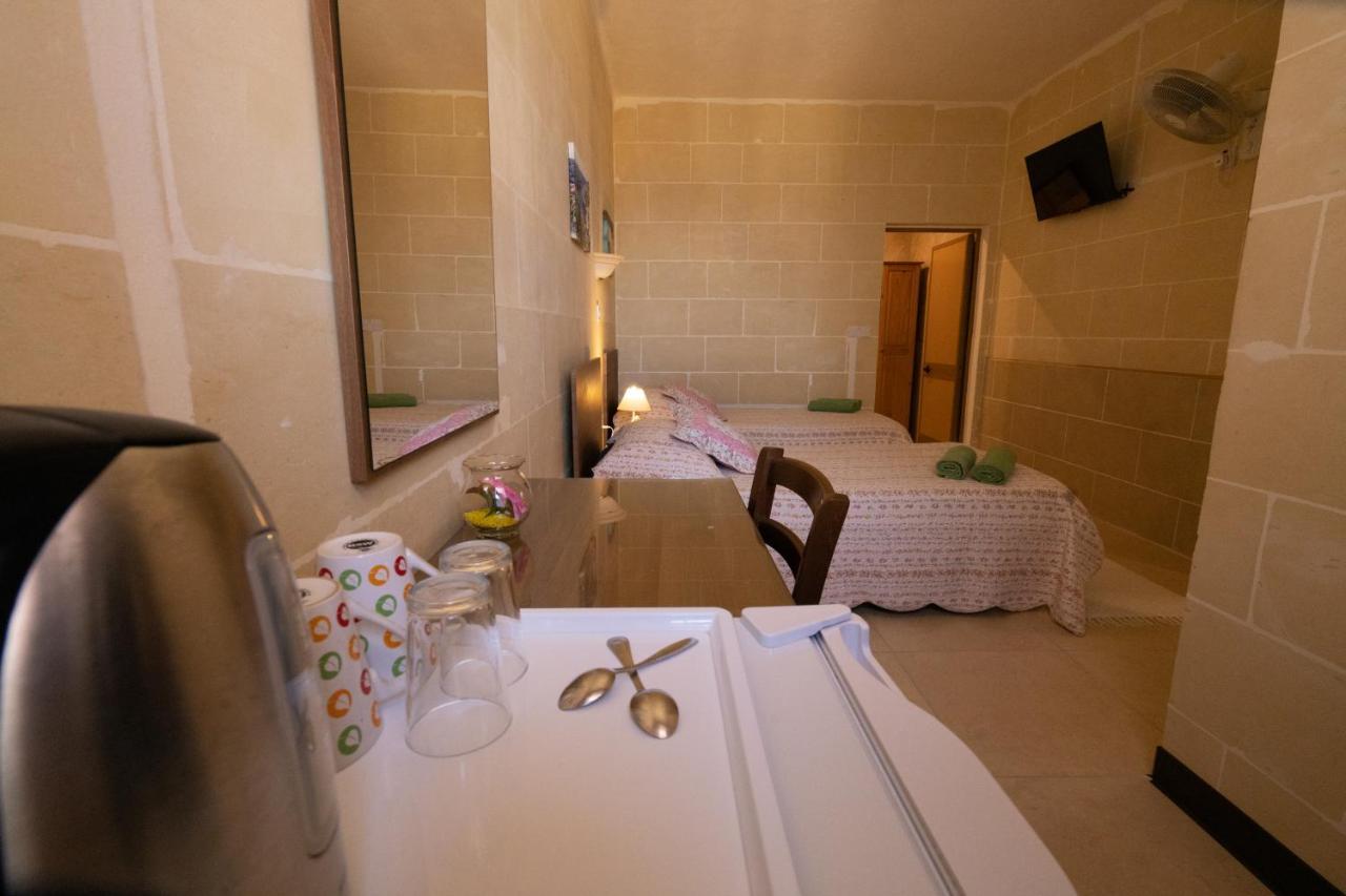 Sunset Seaview Accommodation Marsalforn المظهر الخارجي الصورة
