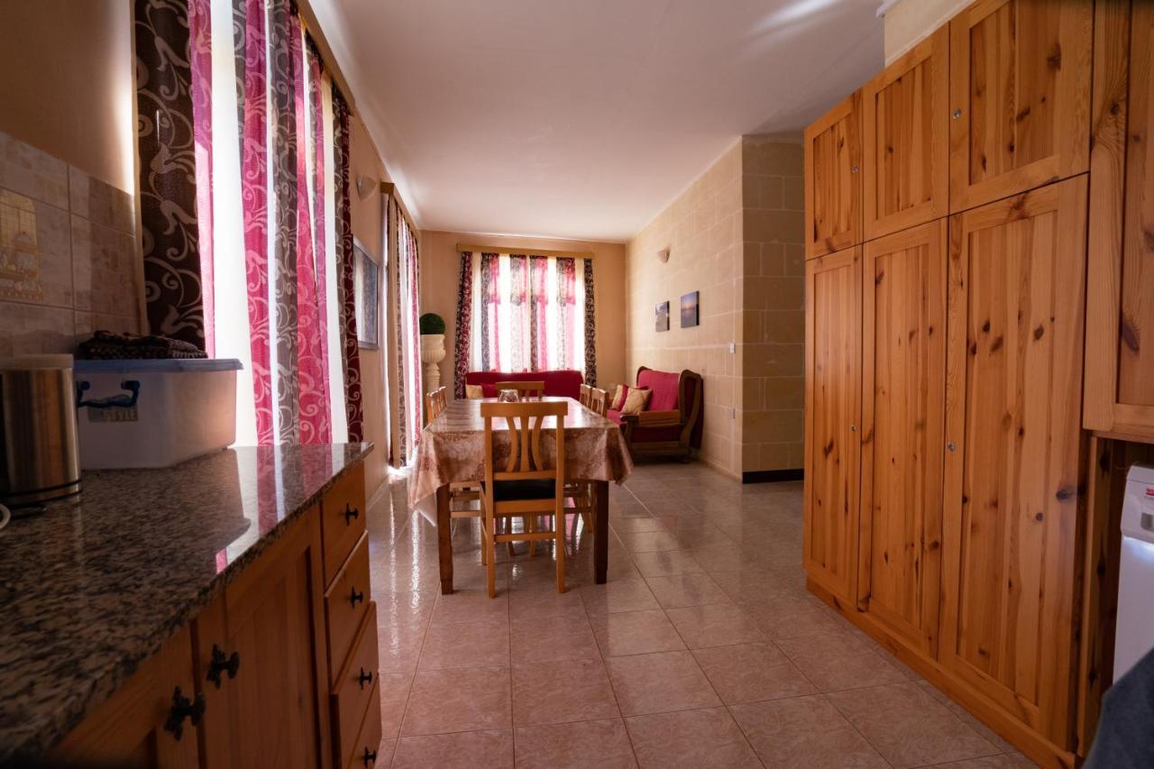 Sunset Seaview Accommodation Marsalforn المظهر الخارجي الصورة